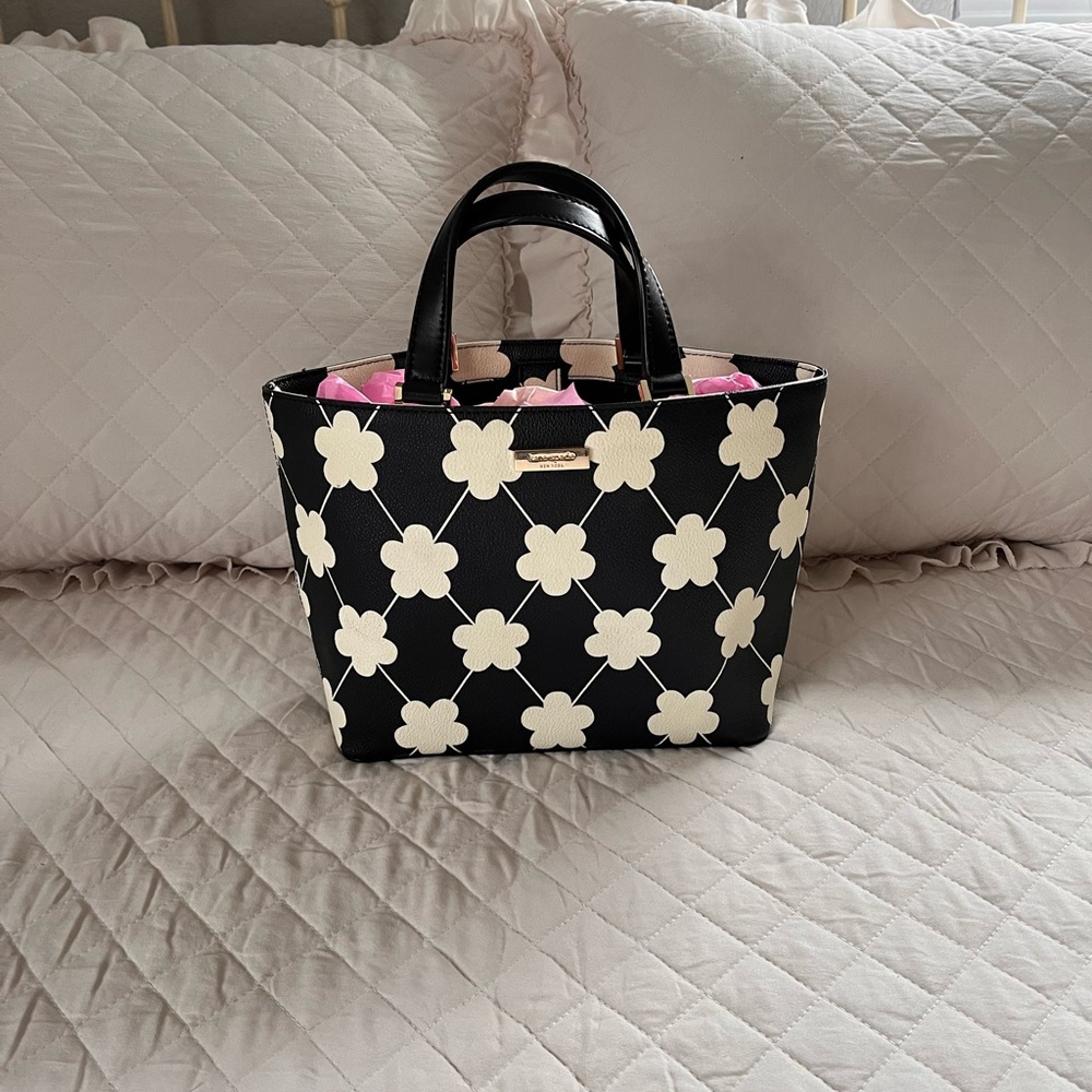 Kate Spade Floral Tote Great Preowned Condition!